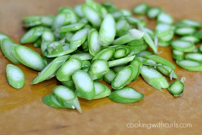 Asparagus Brunch Pizza asparagus cookingwithcurls.com