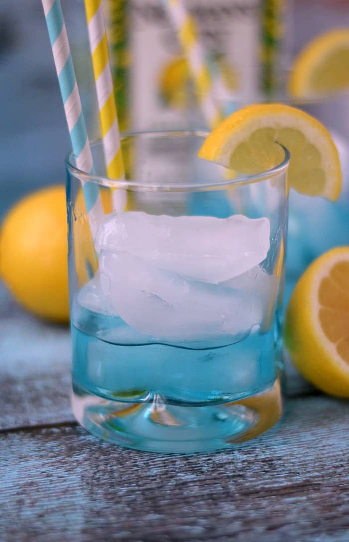 Blue Lemonade Cocktail Vodka cookingwithcurls.com