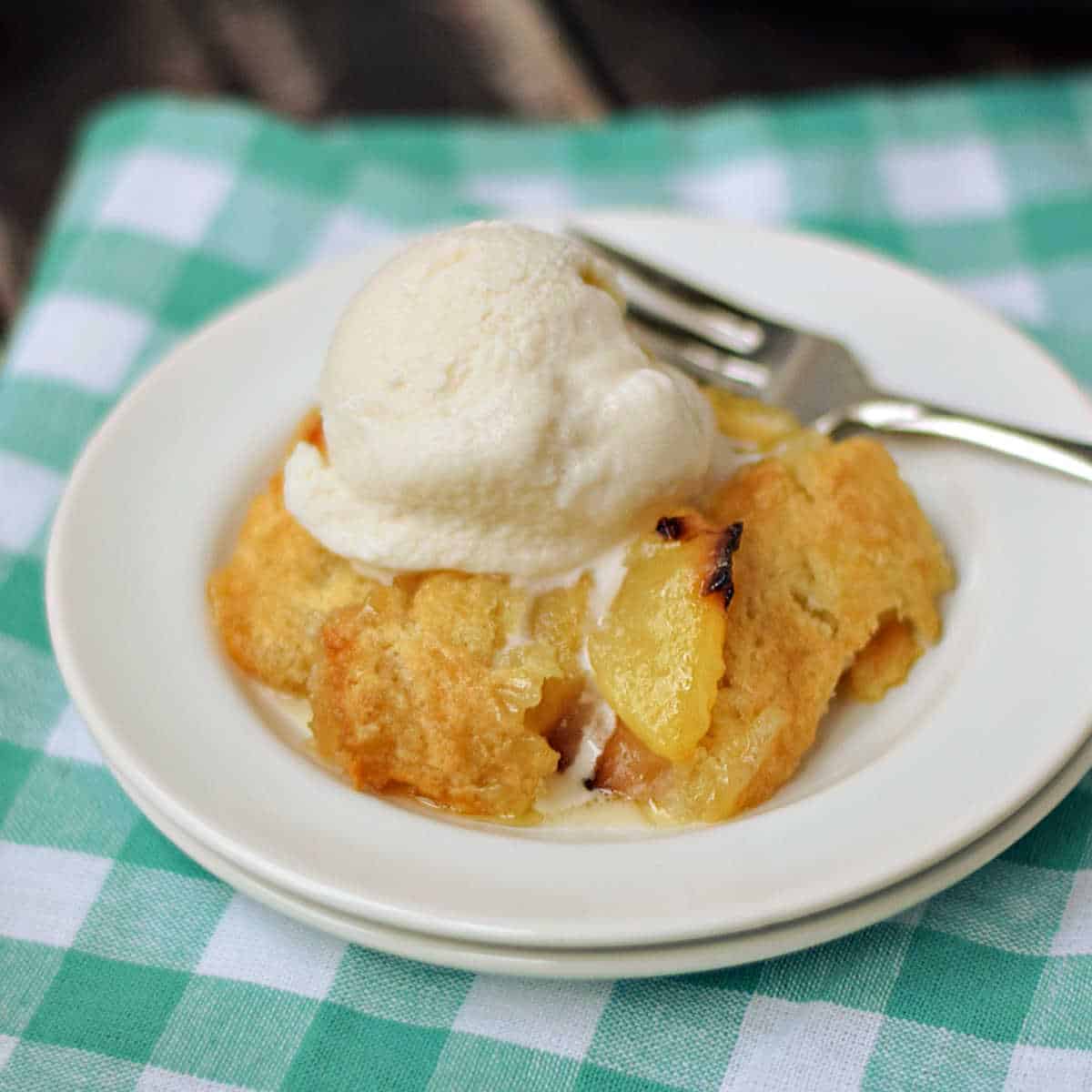 Easy Homemade Peach Cobbler Recipe