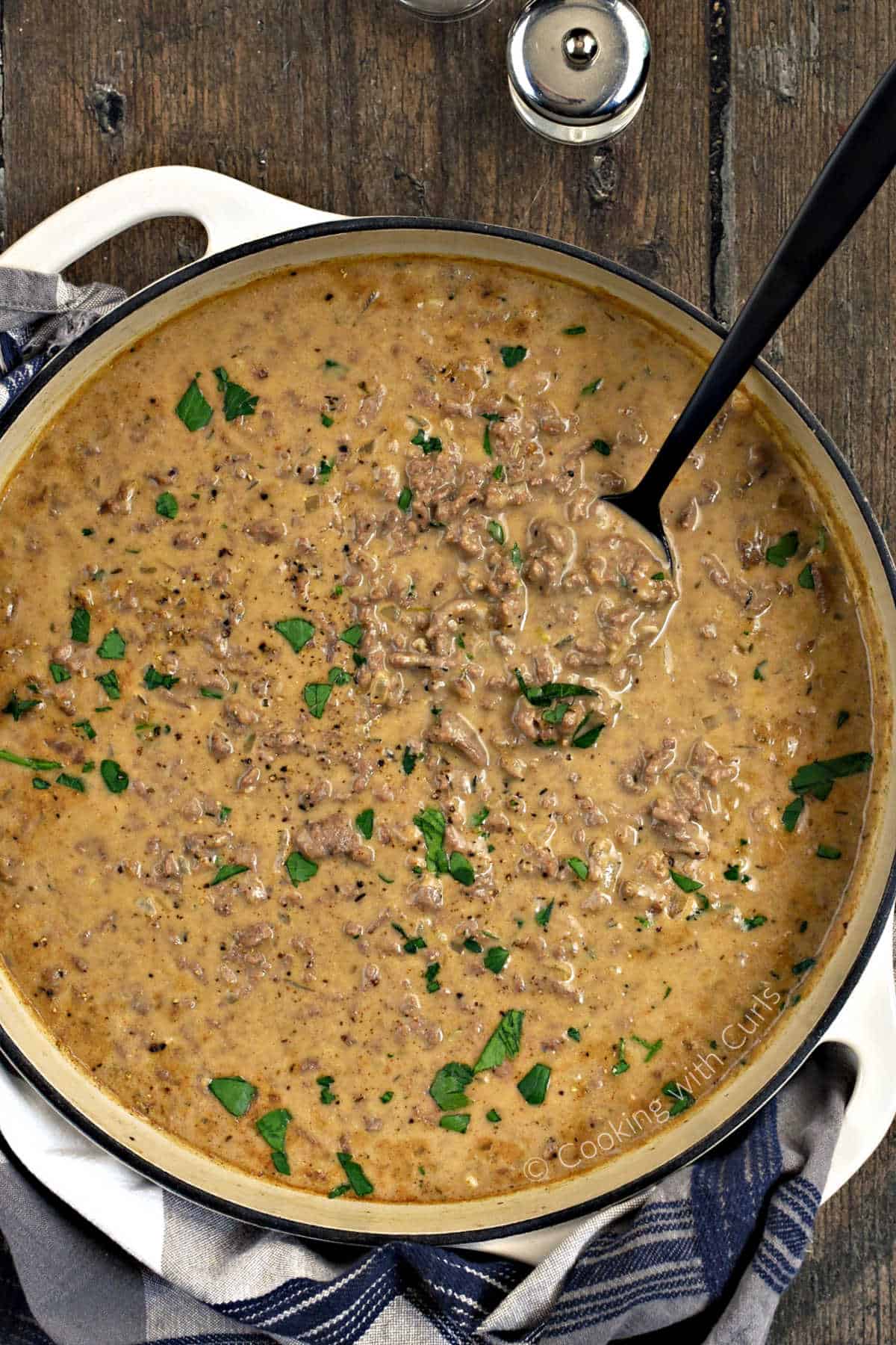 Hamburger-Gravy-in-a-skillet.