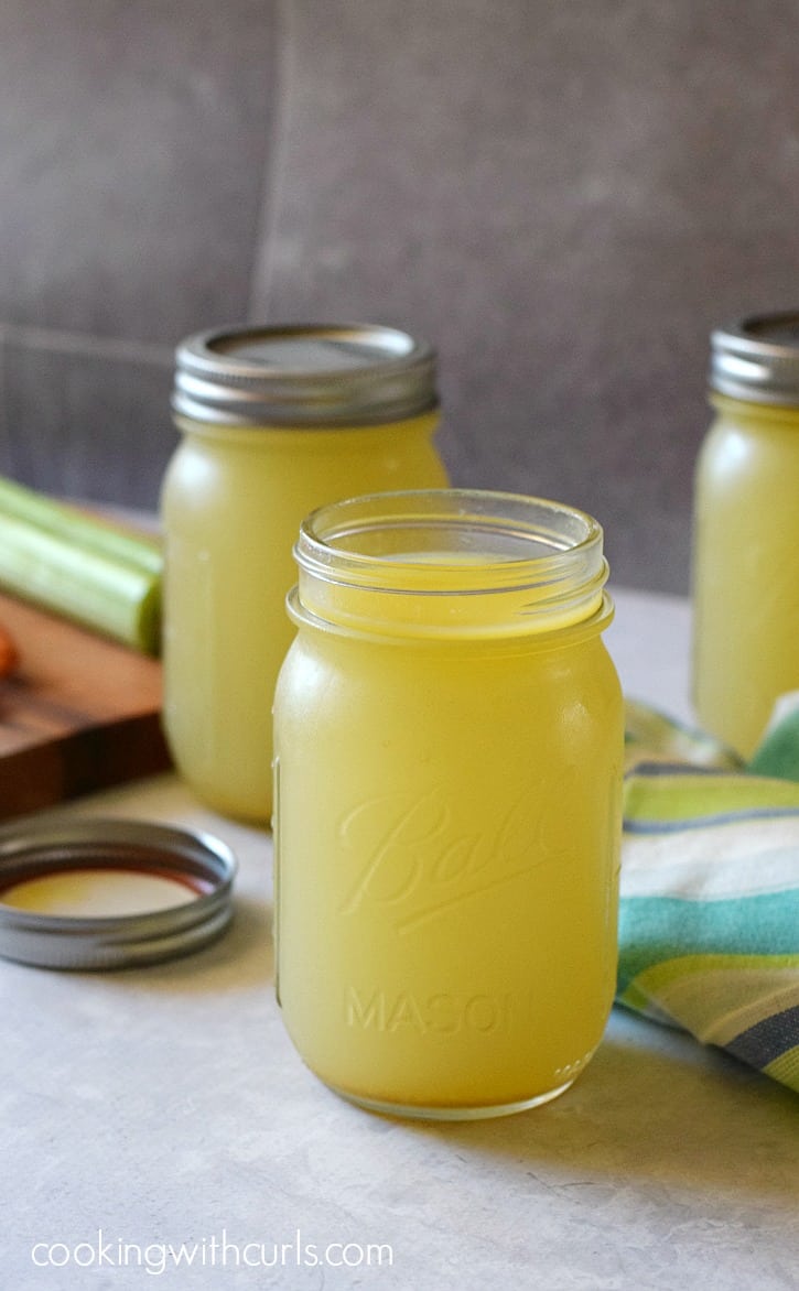 Homemade Chicken Stock | cookingwithcurls.com