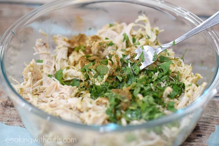 Instant Pot Salsa Verde Shredded Chicken mix cookingwithcurls.com