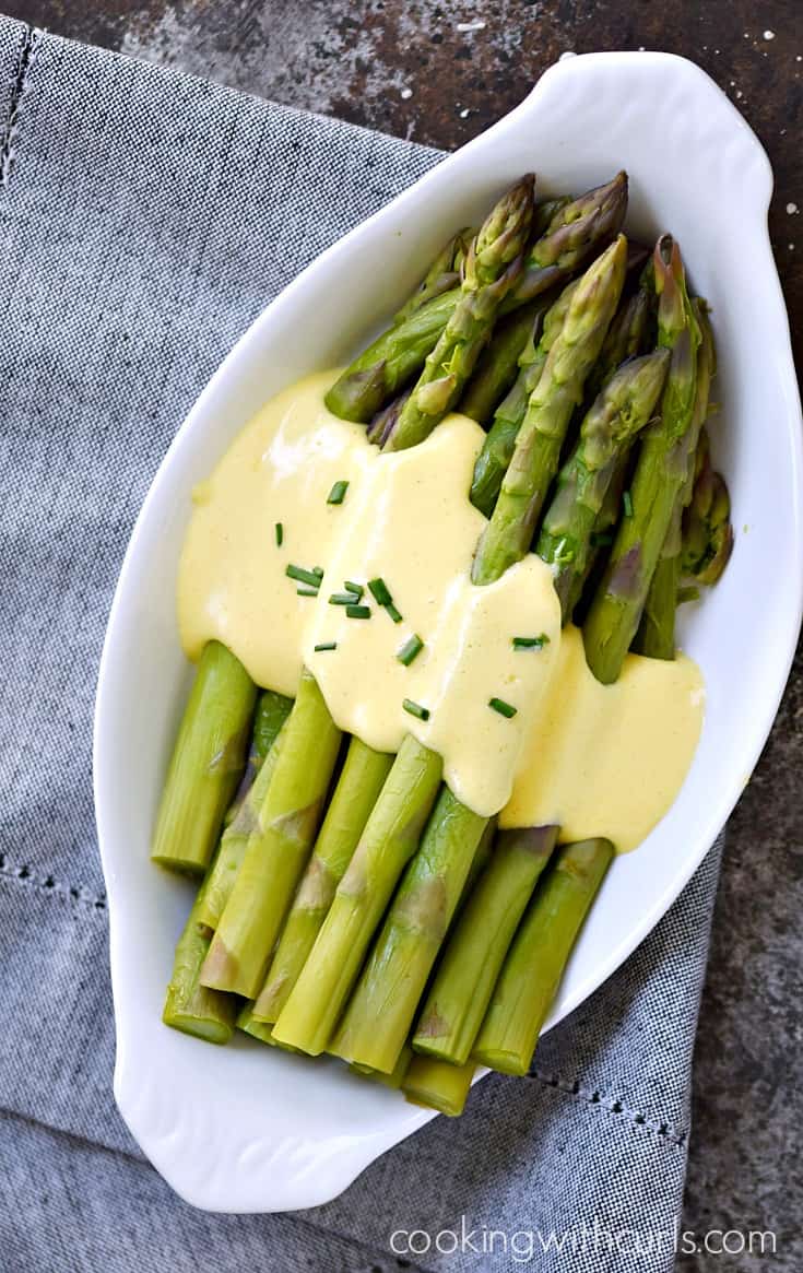 Instant Pot Steamed Asparagus with Hollandaise Sauce | cookingwithcurls.com