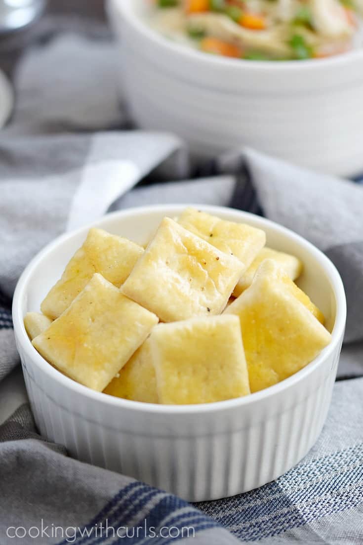 Pie Crust Crackers | cookingwithcurls.com