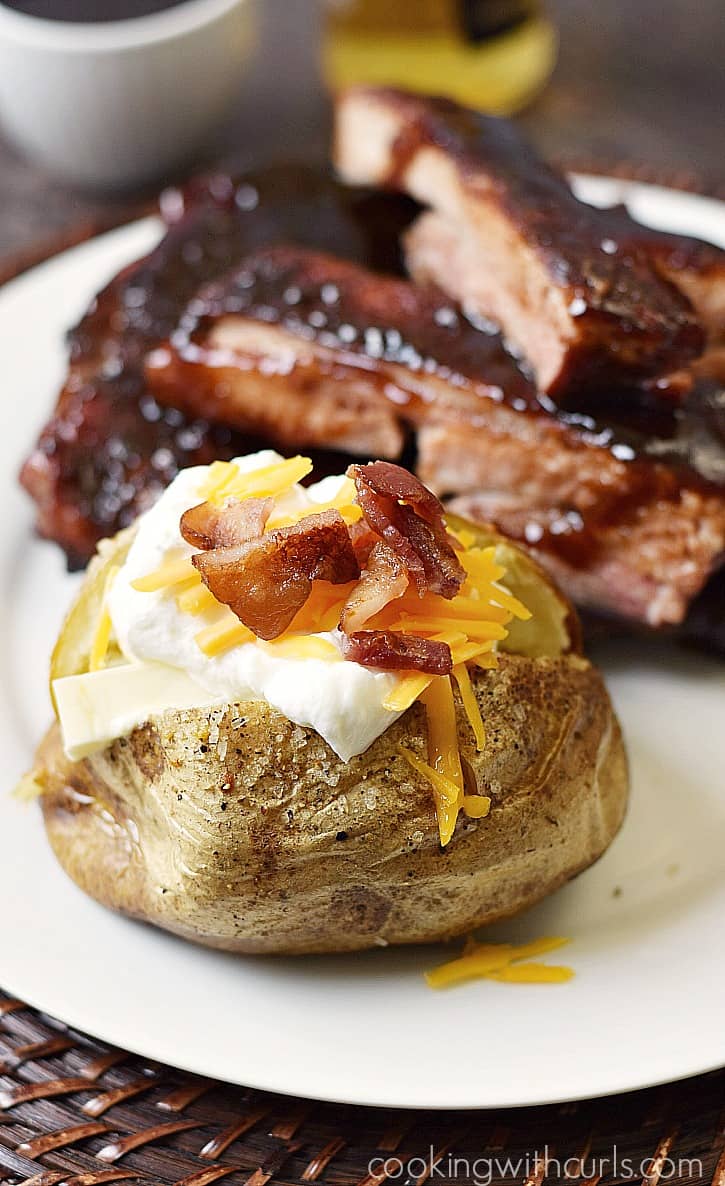 Restaurant-style Crispy Baked Potatoes at home | cookingwithcurls.com