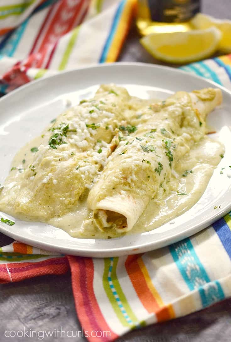 Simple Chicken Enchiladas Verdes | cookingwithcurls.com