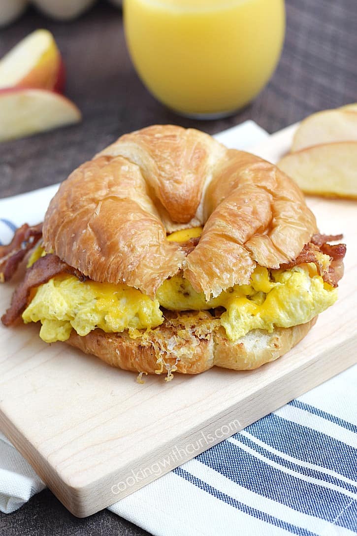 Start your day with a delicious Bacon Egg and Cheese Croissant and keep those hunger pangs at bay | cookingwithcurls.com