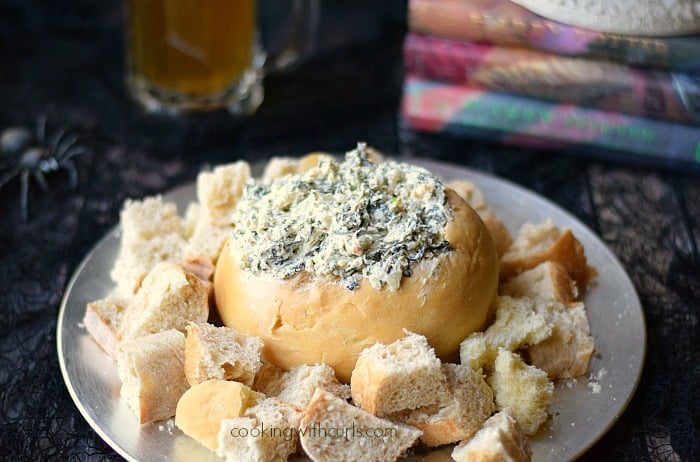 This Gillyweed Dip {Spinach Dip} is perfect for your next Harry Potter Party! cookingwithcurls.com