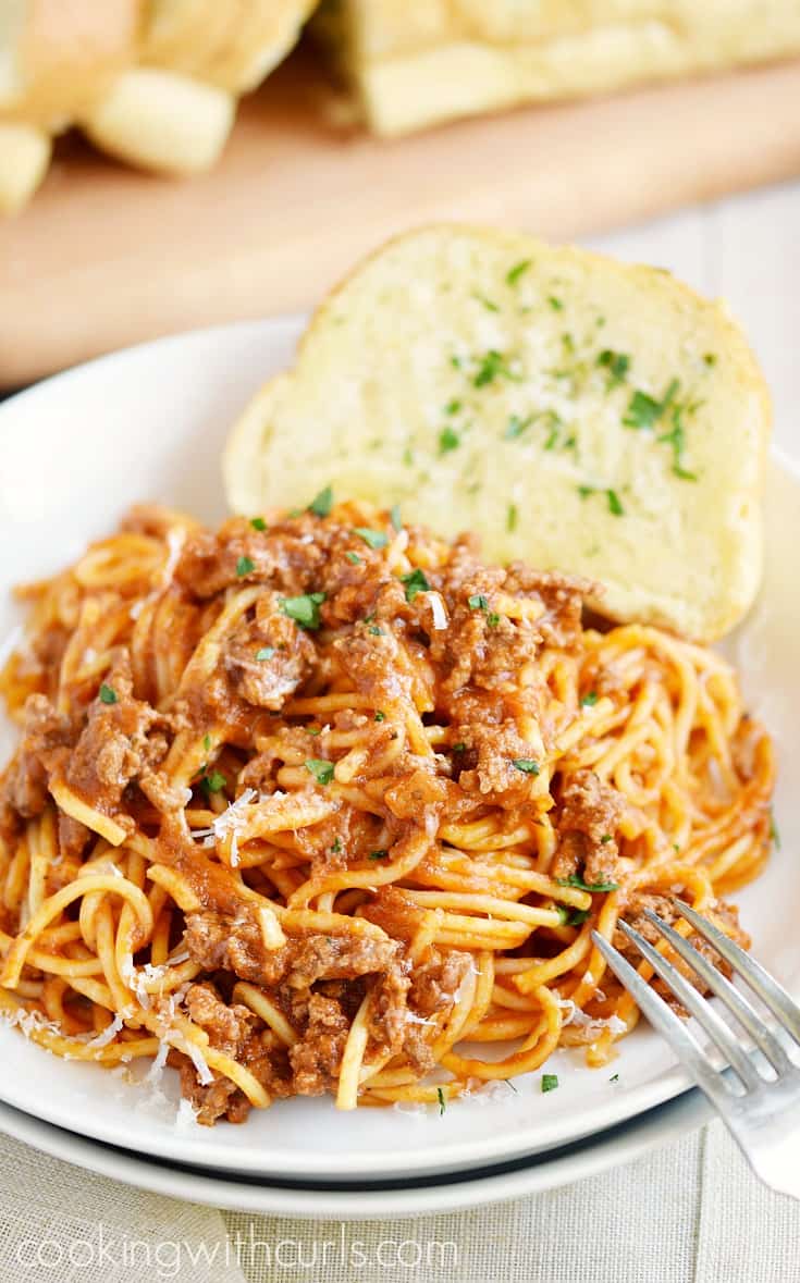 This Instant Pot Spaghetti is perfect for those nights when you need dinner fast! cookingwithcurls.com