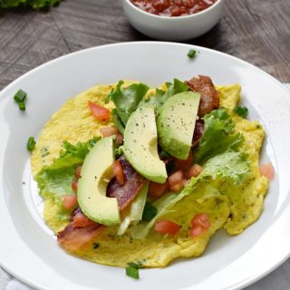 This Whole 30 Breakfast Burrito is so delicious, you won't even miss the tortilla | cookingwithcurls.com