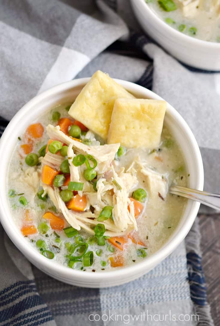 Warm up this winter with a big bowl of Instant Pot Chicken Pot Pie Soup served with Pie Crust Crackers | cookingwithcurls.com