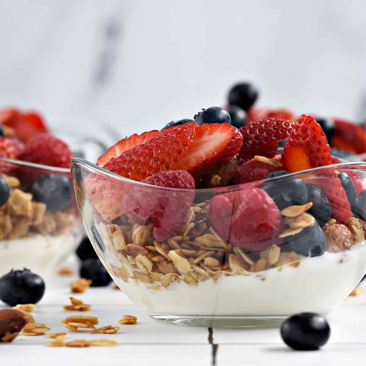 Mixed Berry Yogurt Parfait